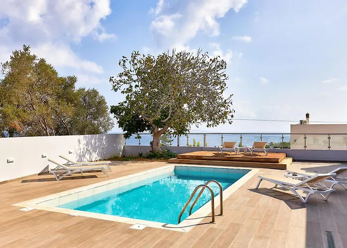 Villa Emilia - With Private Swimming Pool