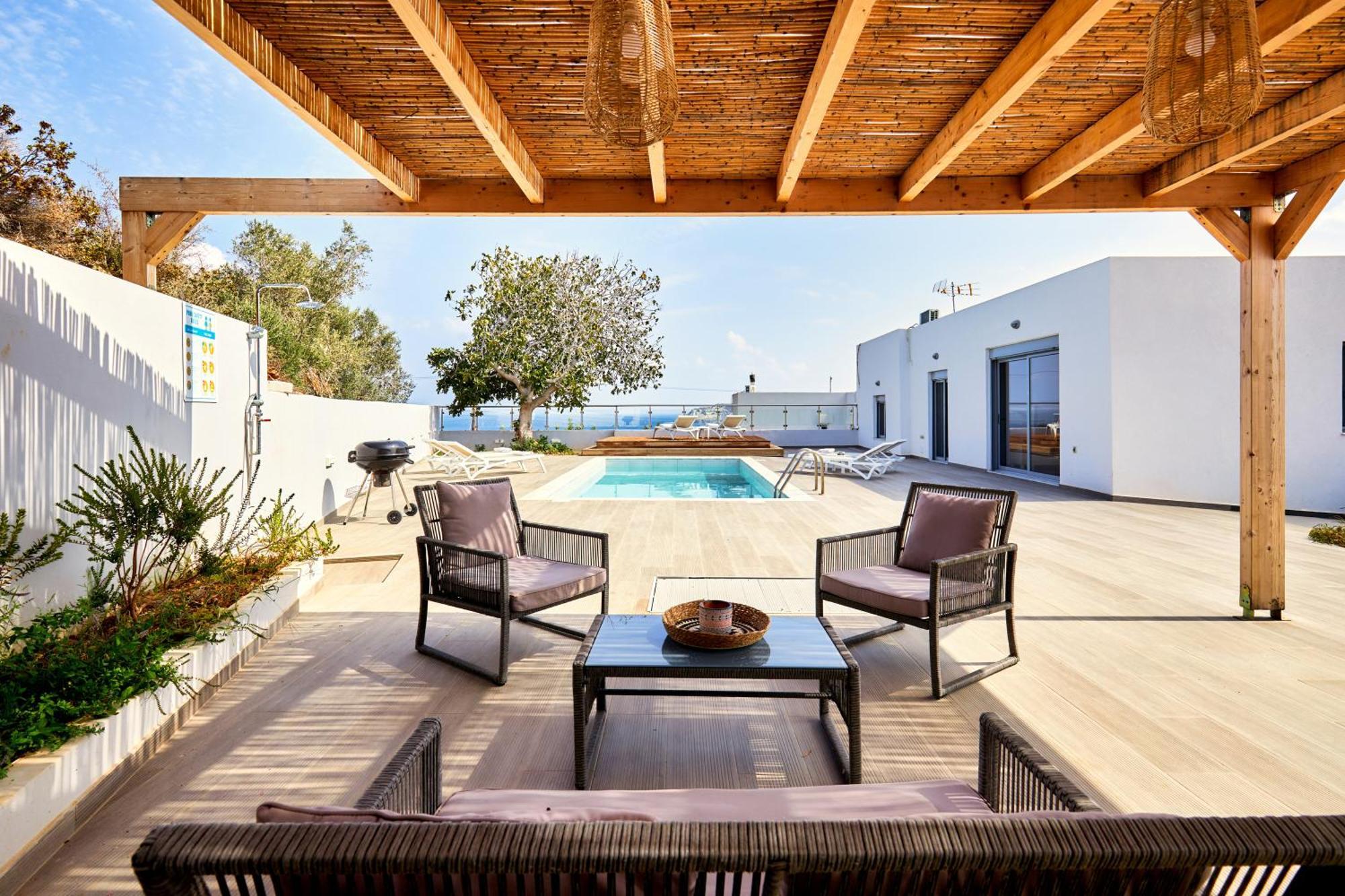 Emilia - With Private Swimming Pool