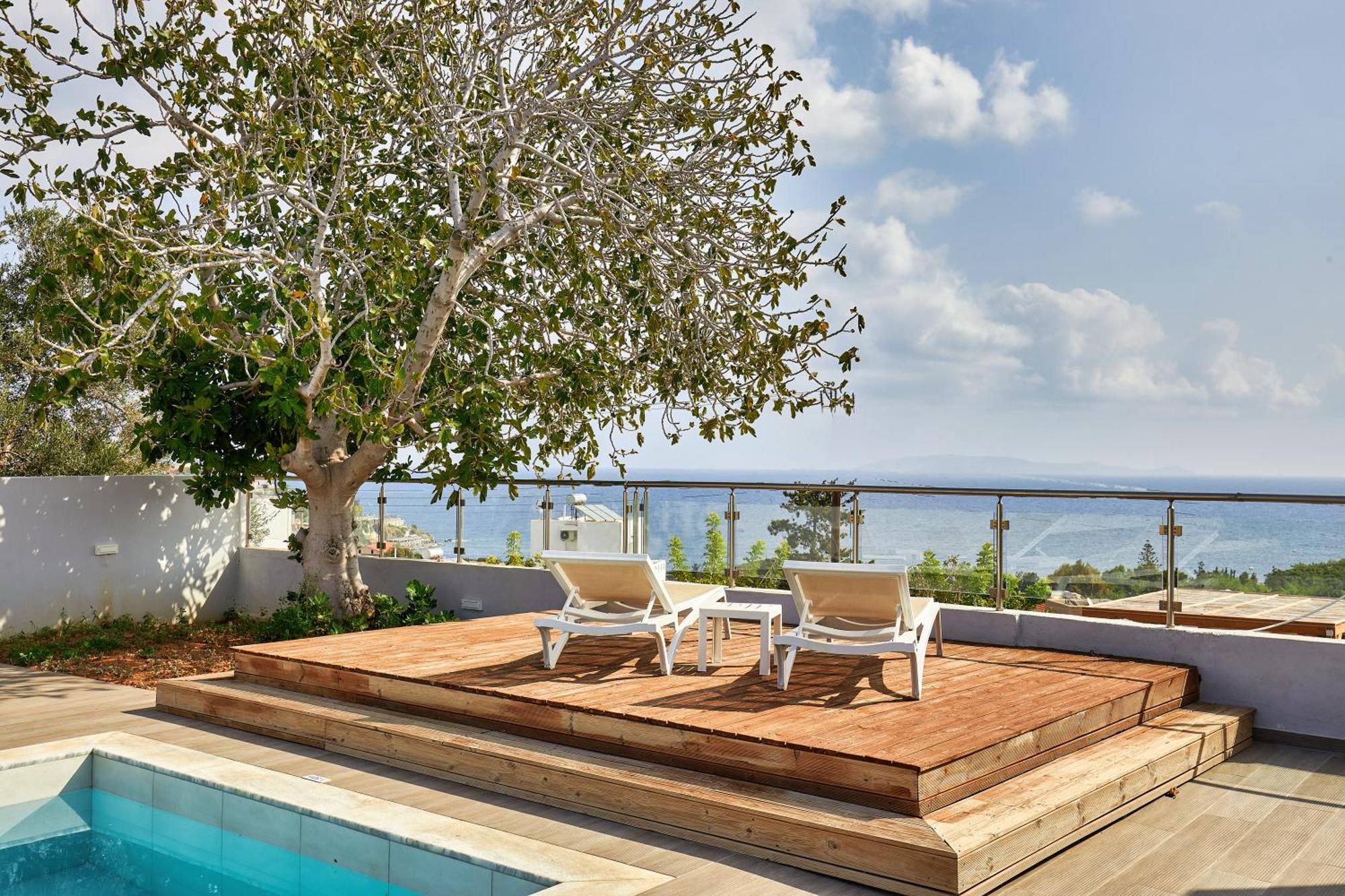 Emilia - With Private Swimming Pool